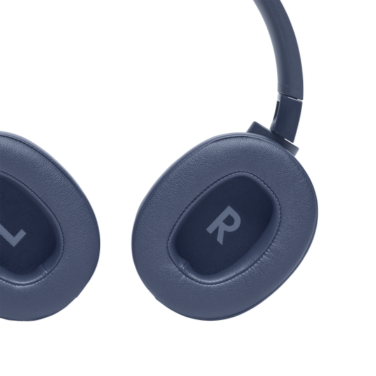 JBL Tune 710BT - Blue - Wireless Over-Ear Headphones - Detailshot 2